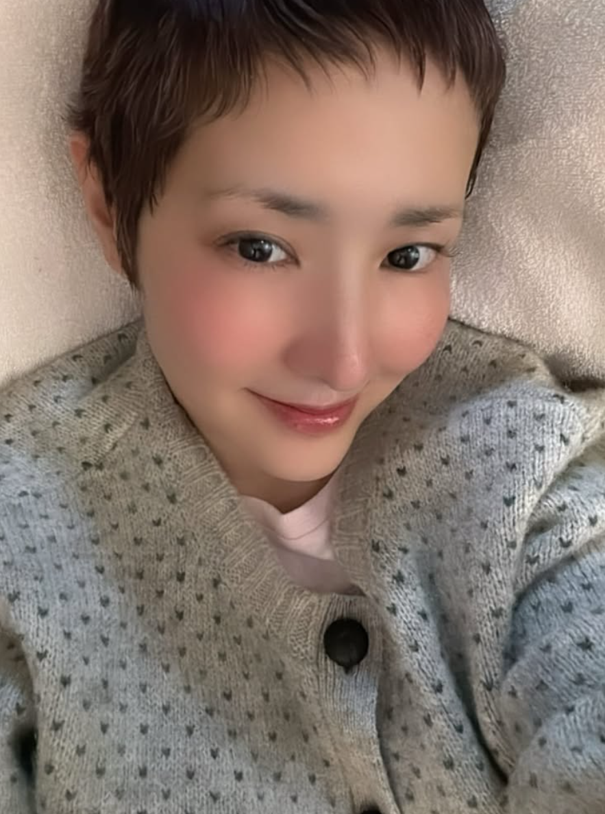 GTO抗癌女星希良梨一度病危 大步檻過公開自拍照重現笑顏 | am730